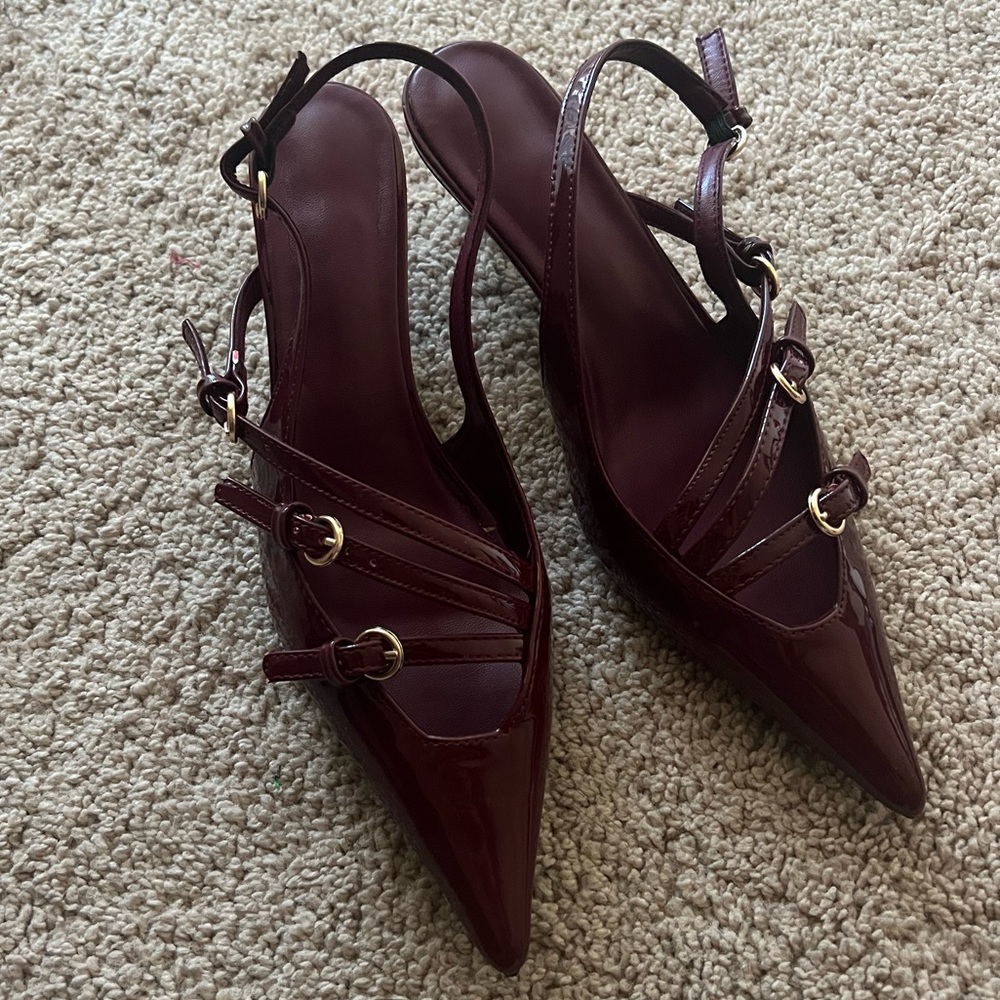 Pointed Kitten heels size 7